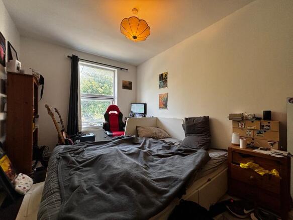 Bright double bedroom with great natural light...