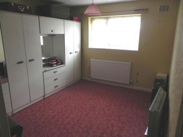 BEDROOM 2