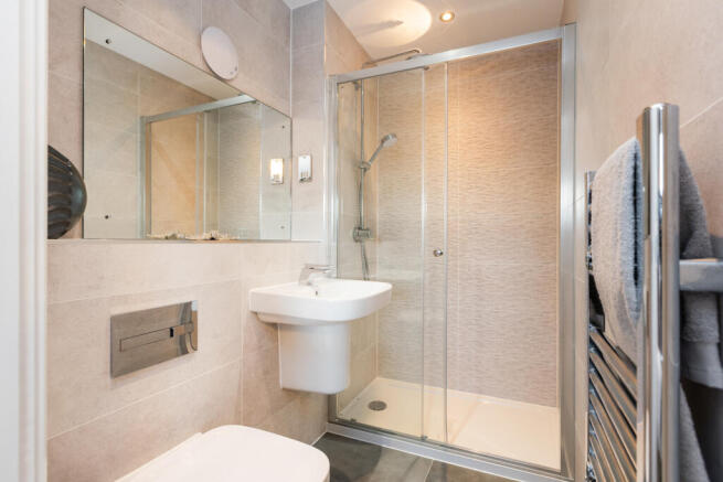 4 bed Semi-Detached for sale Image 11