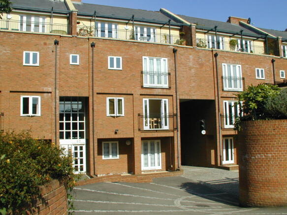 Berkley Court