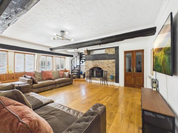 6 bed Character Property for sale Image 8