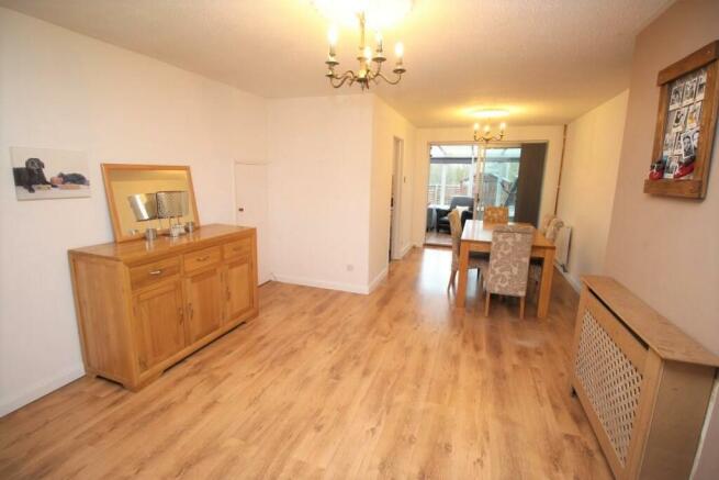 Living room 1.JPG