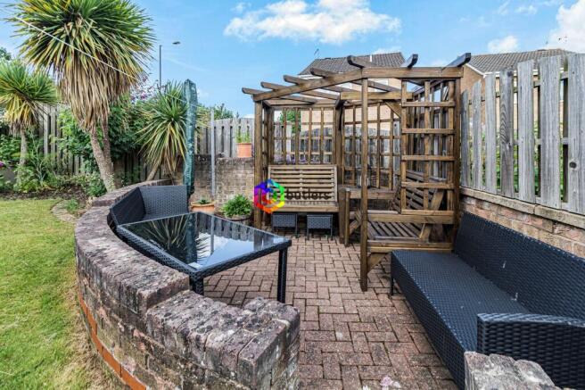 4 bed Detached for sale Image 4