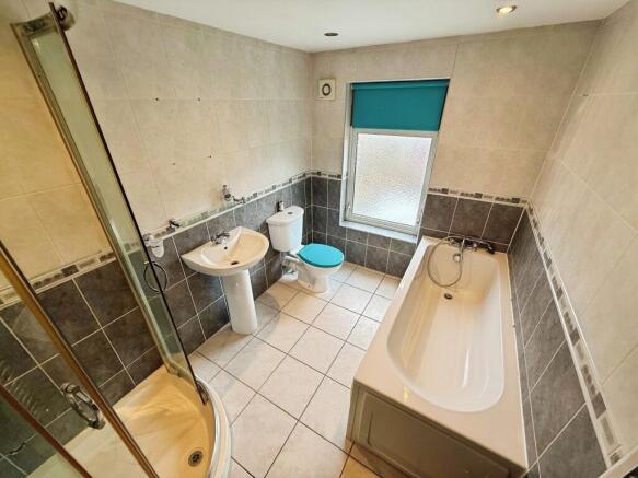 2 bed Terraced to rent Image 10