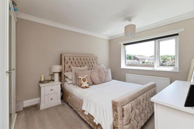 3 bed Terraced for sale Image 9
