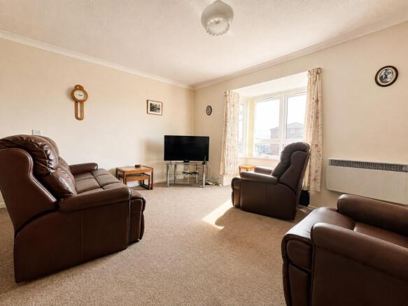 1 bed Flat for sale Image 4