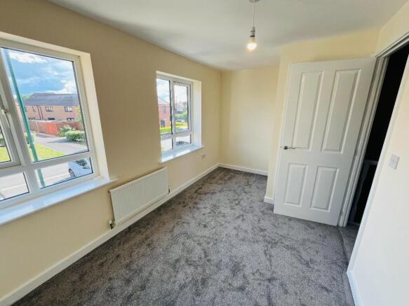 2 bed Terraced to rent Image 10