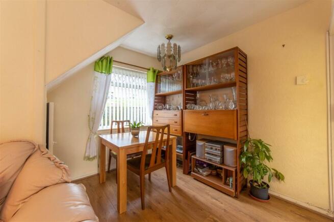 22 Keats Close-9.jpg