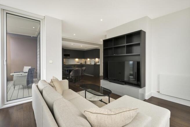 Maine Tower, 9 Harbour Way, E14 photo 4