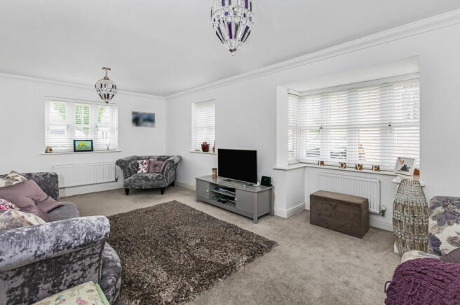4 bed Detached for sale Image 5