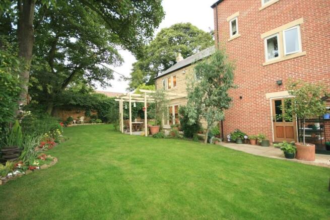 Gardens/Pergola