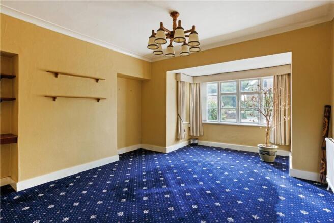 6 bed Detached for sale Image 8