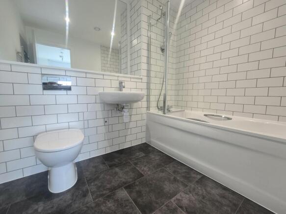 2 bed Apartment to rent Image 10
