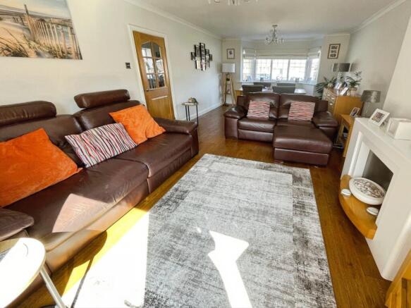Lounge & Dining Room