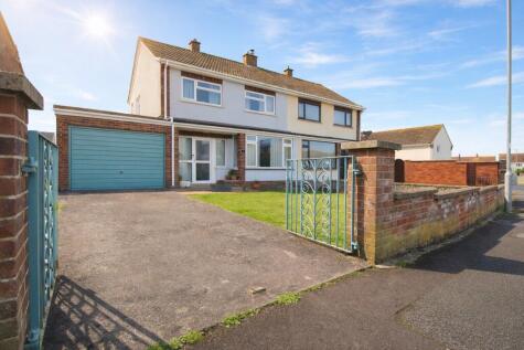 Blenheim Road, Street