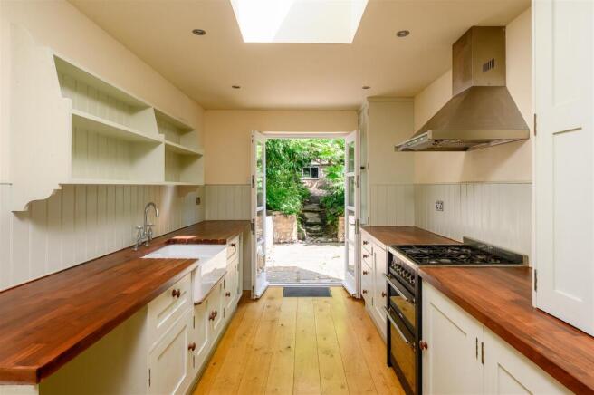 3 bed Terraced for sale Image 4