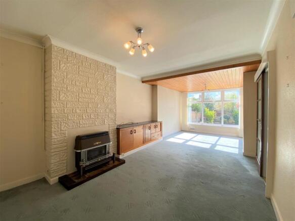 Rear Extended Lounge