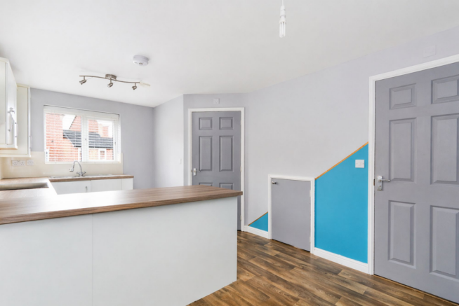 3 bed Semi-Detached to rent Image 5