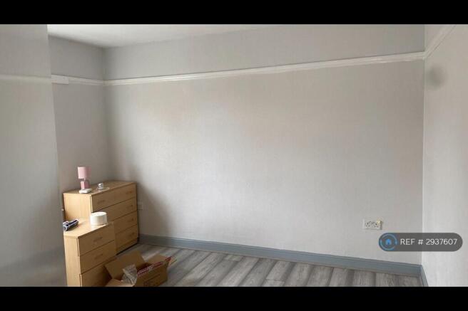2 bed Semi-Detached to rent Image 8