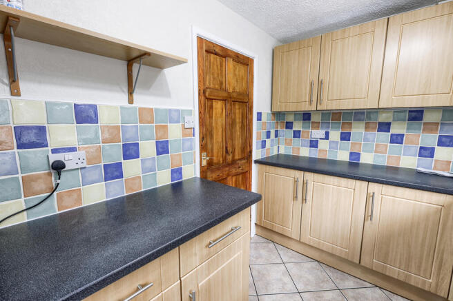3 bed Semi-Detached to rent Image 9