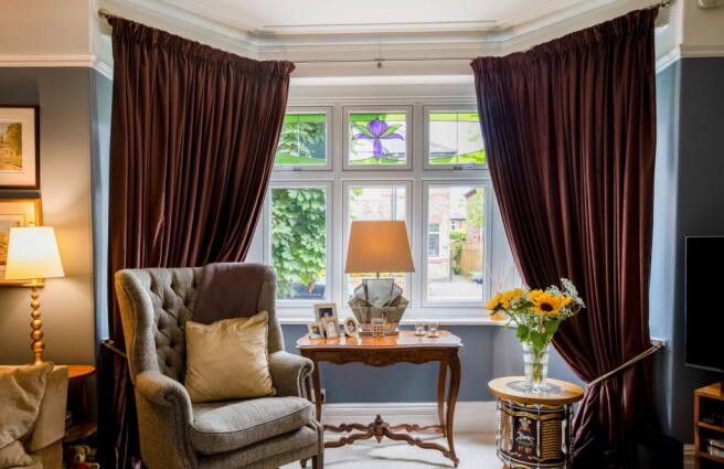 5 bed Town House for sale Image 4