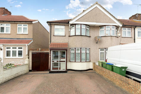 Montrose Avenue, Welling, DA16