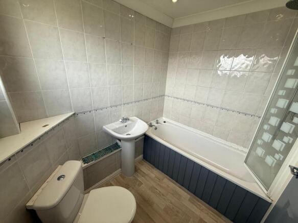3 bed Terraced to rent Image 4