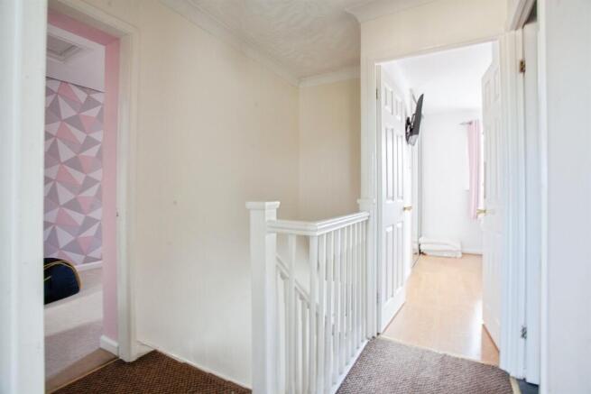 3 bed Detached for sale Image 8