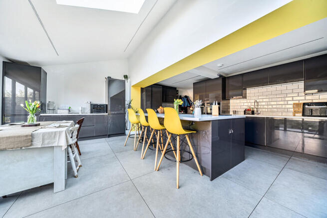 1447557-8-69e5df5...