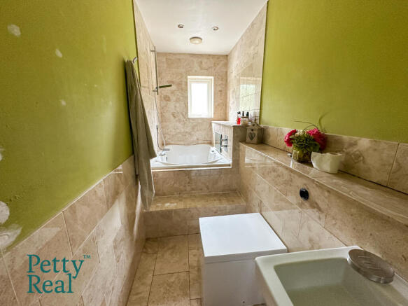 2 bed Terraced for sale Image 5