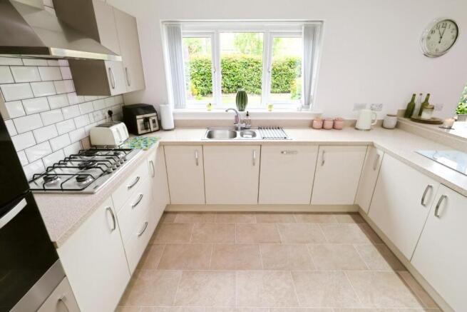 OPEN PLAN KITCHEN/DINING/SITTING ROOM