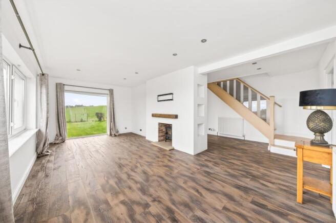 4 bed Detached for sale Image 11