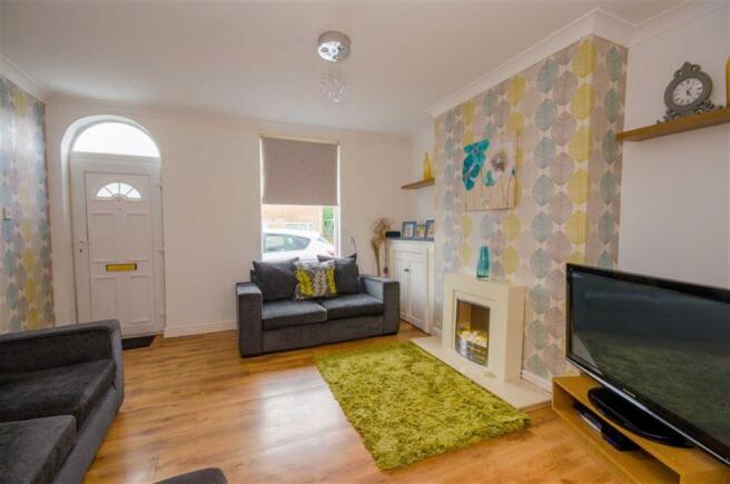 SPACIOUS LOUNGE