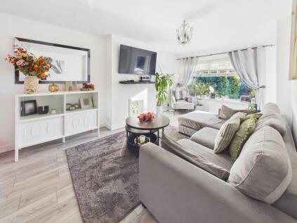 Newton Close, Langley, Berkshire, SL3