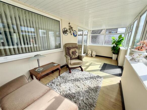 2 bed Detached Bungalow for sale Image 7