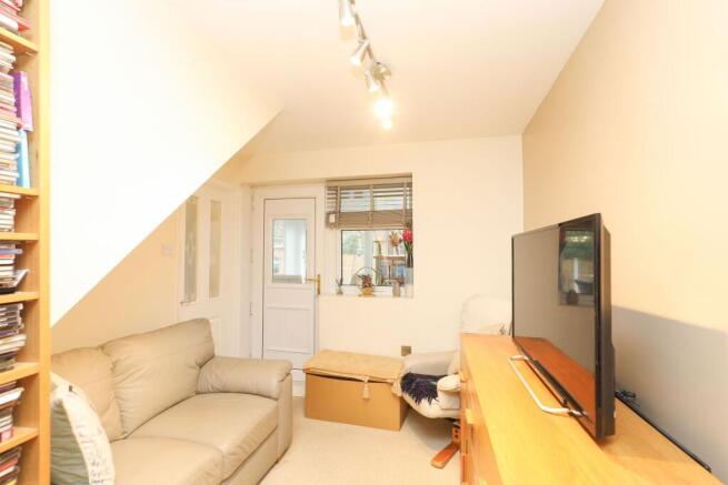3 bed Semi-Detached for sale Image 8