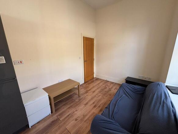 1 bed Apartment to rent Image 4