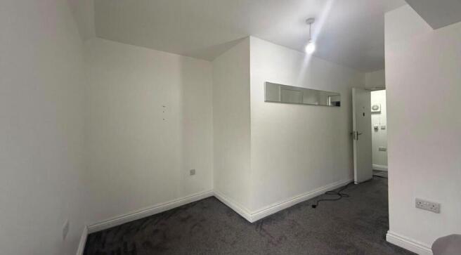 4 bed House Share to rent Image 12