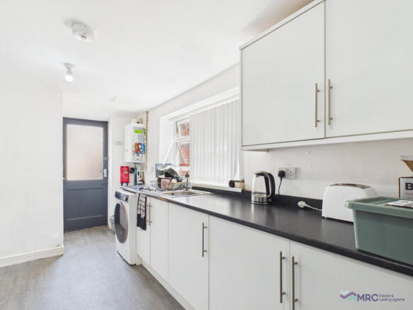 1 bed Flat Share to rent Image 7