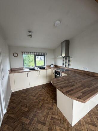 2 bed Apartment to rent Image 6