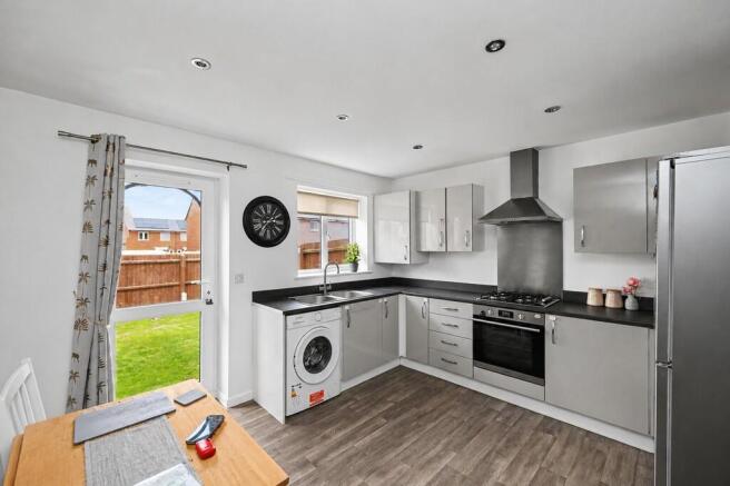 Dodgson Close, Cawston, Rugby photo 4