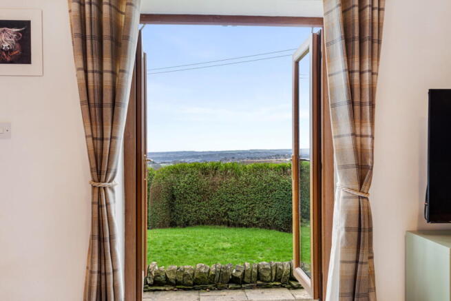 Moor View, Odda Lane, Hawksworth, Leeds, LS20 photo 4