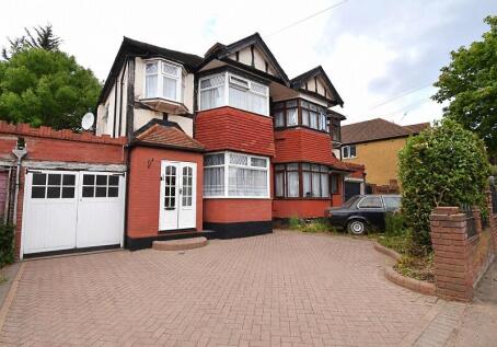Larkshall Road, Chingford, London. E4 6PE