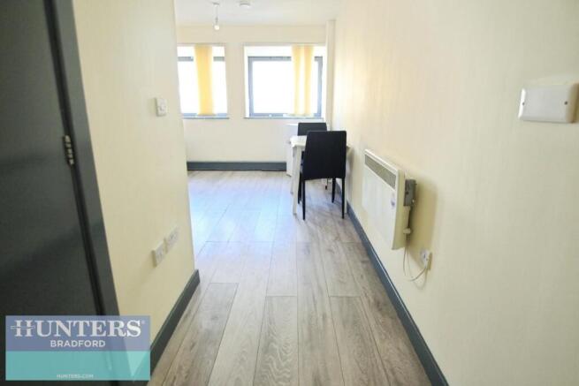 Studio to rent Image 5