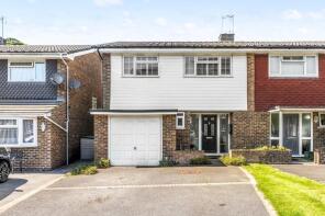 17, Ayshe Court Drive, Horsham RH13 5RJ