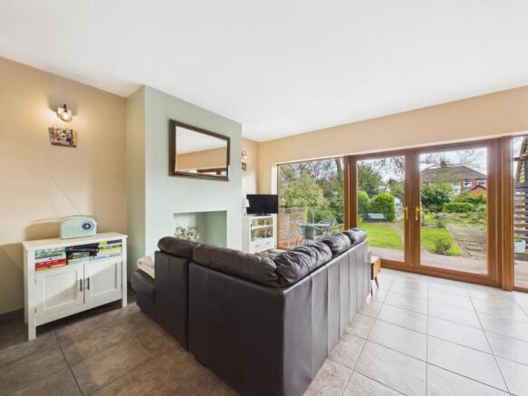 6 bed Detached for sale Image 8