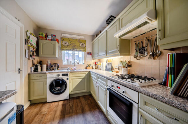 1411380-23-6996e8...