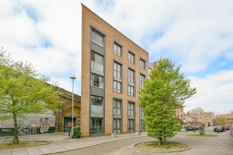 Avebury Court, London, SE16