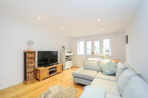 12, Bowman Mews, London SW18 5TN
