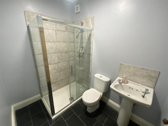 3 bed Terraced to rent Image 10